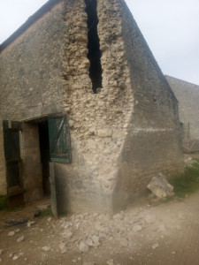 Photo de galerie - Mur de grange éboulé