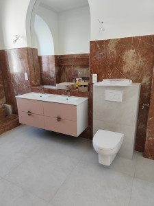 Photo de galerie - Installation d'un meuble vasque et d'un bâtiment support wc