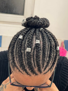 Photo de galerie - Nattes collées 