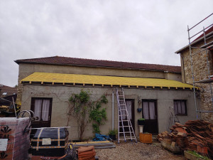 Photo de galerie - Pose de chevron et liteaux avant la pose de tuile