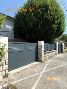 Photo de galerie - Remplacement complet portail coulissant et portail battant ainsi que de la clôture. 