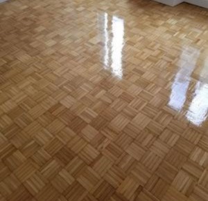 Photo de galerie - Vernis de parquet