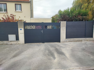Photo de galerie - Portail alu et clôture composite 