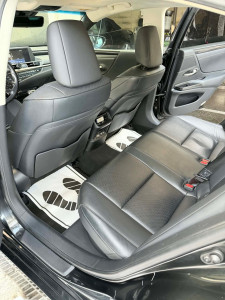 Photo de galerie - Aujourd’hui, j’ai eu le plaisir de redonner toute la beauté à ce Lexus ! Il a bénéficié d’un nettoyage et d’une hydratation du cuir ainsi que d’une désinfection intérieure pour une fraîcheur superbe ! ❤️