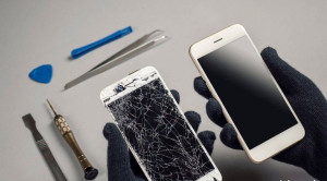 Photo de galerie - Bonjour je propose mes services en temps que réparateur de smartphone 

écran LCD 
batterie 
etc

tout model 

