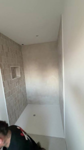 Photo de galerie - Pose de faïence en cours 