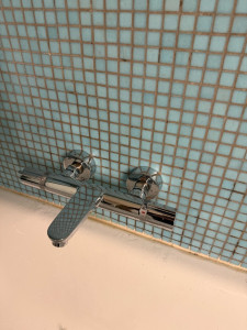 Photo de galerie - Remplacement d’un mitigeur bain douche