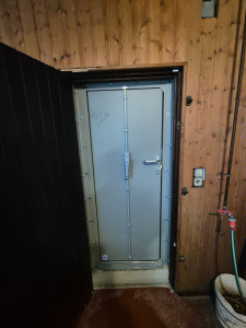 Photo de galerie - Pose d'une porte blindé anti inondation 