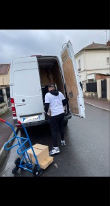 Photo de galerie - Transport de marchandises -3,5T en île-de -France et dans toute la France Jeune et dynamique très professionnel nous répondons à vos questions 