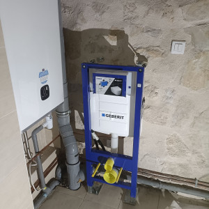 Photo de galerie - Installation wc suspendu et ballon d'eau chaude 