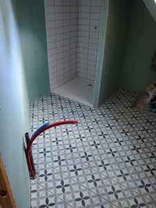 Photo de galerie - Pose complète de la salle de bain plomberie carrelage faïence et pose bac à douche

