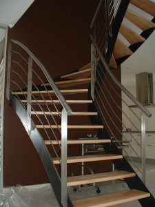 Photo de galerie - Escalier semie tournant.

