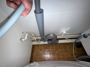 Photo de galerie - Modification découpe tuyauterie eau usée pour rajout évacuation machine à laver