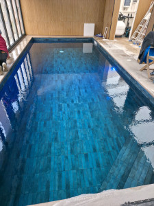 Photo de galerie - Pose de Revetement grés ceram et equipaments pour piscine