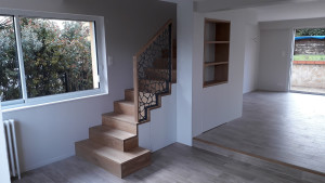 Photo de galerie - Pose de parquet, Aménagement meuble sous escalier, habillage marches escalier