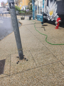 Photo de galerie - Résultat du nettoyage de trottoir devant le commerce 