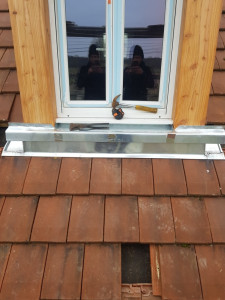 Photo de galerie - Fabrication d'étanchéité de lucarne en zinc