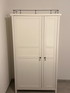 Photo de galerie - Une armoire deux portes 