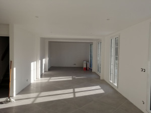 Photo de galerie - 
maison de 120m2  entièrement renouveler, peinture, carrelage, montage salle de bain