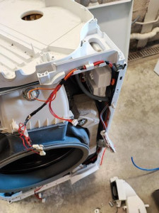 Photo de galerie - Intervention sur une machine à laver 