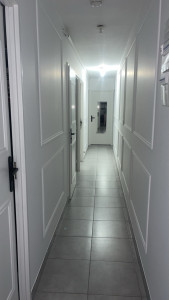 Photo de galerie - Décoration, mur et porte 