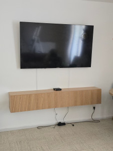 Photo de galerie - Pose meuble suspendu.