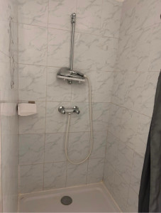 Photo de galerie - Salle de bain après nettoyage 