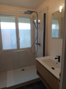 Photo de galerie - Rénovation complète salle de bain plomberie et carrelage