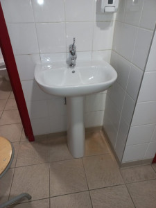 Photo de galerie - Installation lavabo 