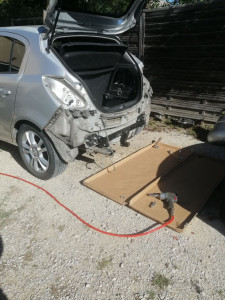 Photo de galerie - Pose attelage sur opel corsa (avant finition) 