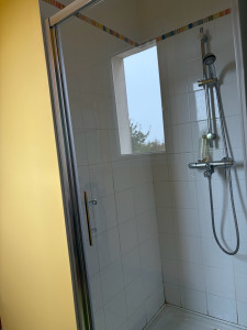 Photo de galerie - Je nettoie la salle de bain avec beaucoup de soin, je laisse tout impeccable. Je nettoie les meubles et toute la maison avec beaucoup de dévouement et d’attention. Je fais toujours de mon mieux pour que tout soit propre et bien rangé. 