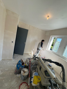 Photo de galerie - Bonjour, nous avons effectué un enduit plein sur tous les murs de ce bureau