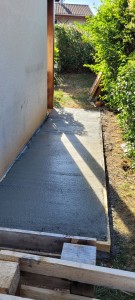 Photo de galerie - Dalle béton pour futur rangement bois