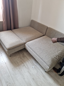 Photo de galerie - Montage de ce canapé d’angle et des tables