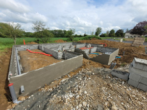 Photo de galerie - Soubassement d'une maison à Guichen !