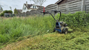 Photo de galerie - Débroussailleuse a roues Staub 