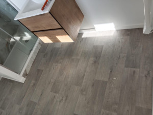 Photo de galerie - Pose de parquet et élément sanitaire 