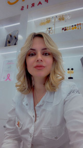 Photo de galerie - Boucles légères et volume naturel, parfait pour un look élégant et moderne. 