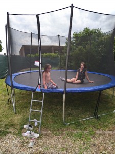 Photo de galerie - Montage trampoline 4,60 de diamètre
