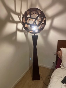 Photo de galerie - Fabrication lustre/lampe en bois
