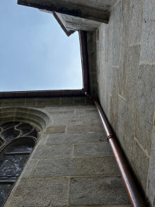 Photo de galerie - Gouttière (cuivre, zinc, pvc)