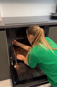 Photo de galerie - Nettoyage du four