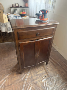 Photo de galerie - Rénovation de meubles anciens : le charme de la patine