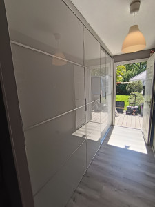 Photo de galerie - Montage de portes coulissantes en kit (4 portes) 