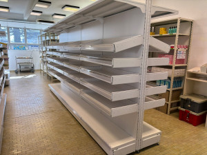 Photo de galerie - Montage de rangements pharmaceutiques et tiroirs automatiques 