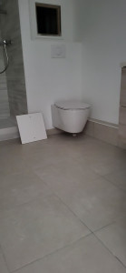 Photo de galerie - Installation toilette suspendu