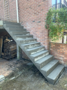 Photo de galerie - Réalisation d’un escalier suspendu 