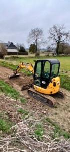 Photo de galerie - Jcb 8025 
2,7 tonnes 
godets :
-godet curage inclinable 
-godet de terrasse 
-godet de tranché 

