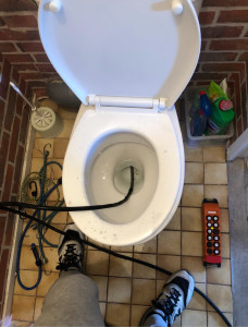Photo de galerie - Intervention en urgence débouchage d’un WC à l’aide d’un hydrocureur ultra puissant et nettoyage en profondeur des canalisation 