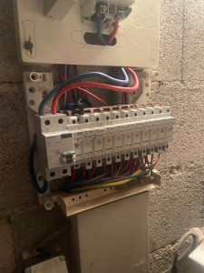 Photo de galerie - Remplacement de disjoncteur différentiel 